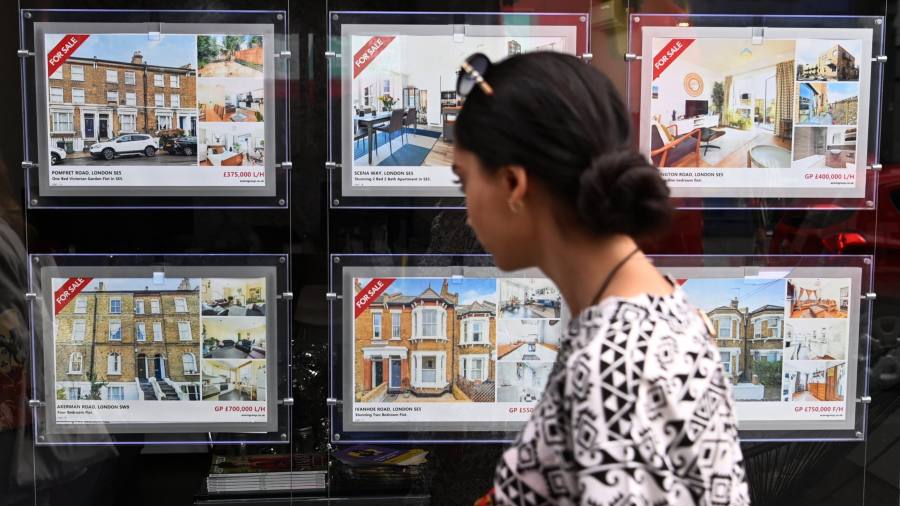 UK estate agents gloomiest since 2009 as mortgage rates biteUK estate agents gloomiest since 2009 as mortgage rates bite