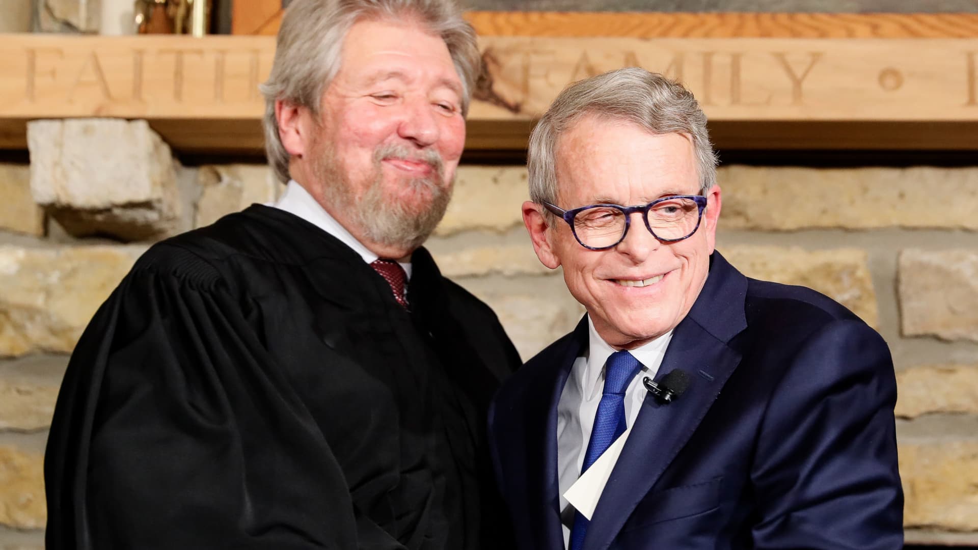 Judge withdraws from Medicare drug price case after stock ownership is revealedJudge withdraws from Medicare drug price case after stock ownership is revealed