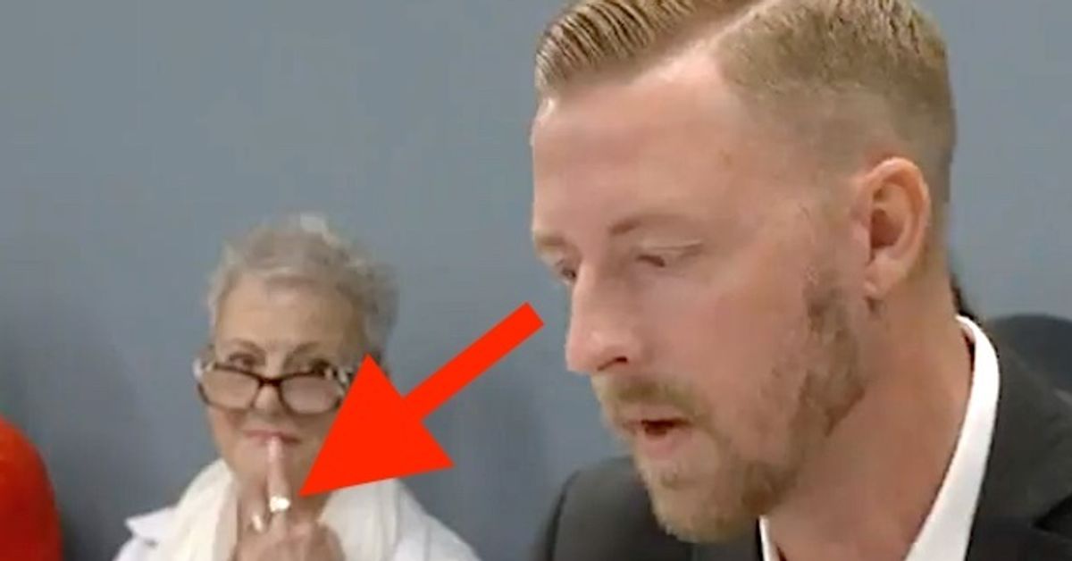 Woman Lets Her Middle Finger Do The Talking As Republican Official RantsWoman Lets Her Middle Finger Do The Talking As Republican Official Rants