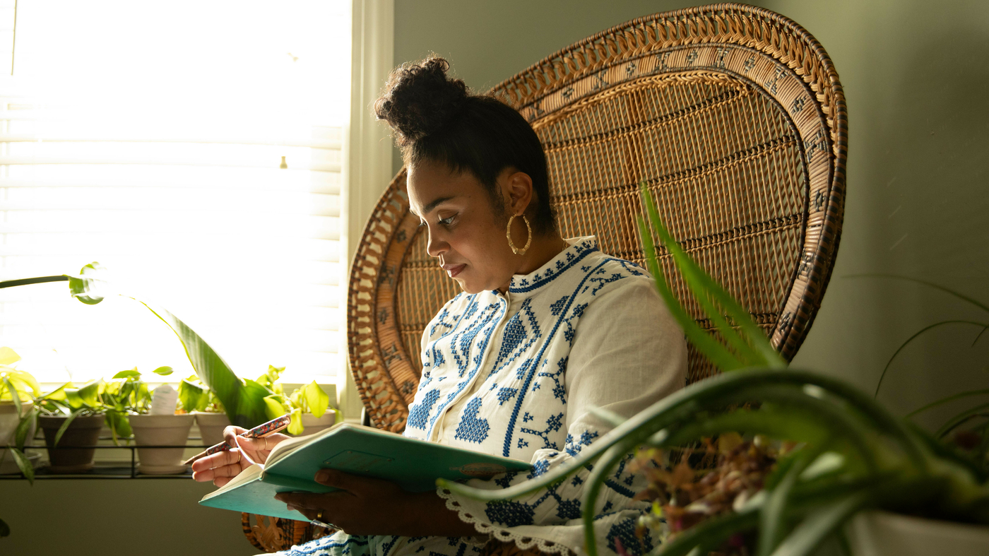 In ‘Family Lore,’ award-winning YA author Elizabeth Acevedo turns to adult readersIn ‘Family Lore,’ award-winning YA author Elizabeth Acevedo turns to adult readers