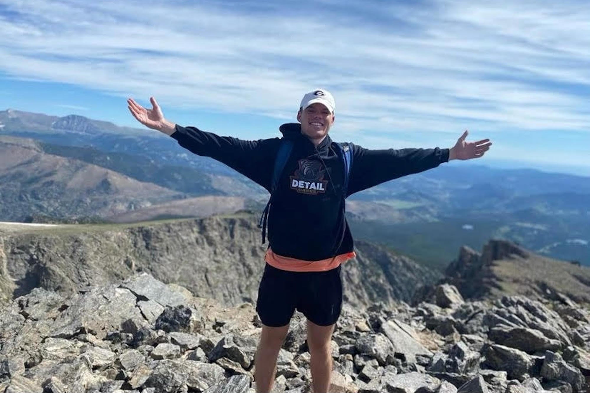 College Senior In Cleaning Up with Lucrative Car Detailing Side Hustle | EntrepreneurCollege Senior In Cleaning Up with Lucrative Car Detailing Side Hustle | Entrepreneur