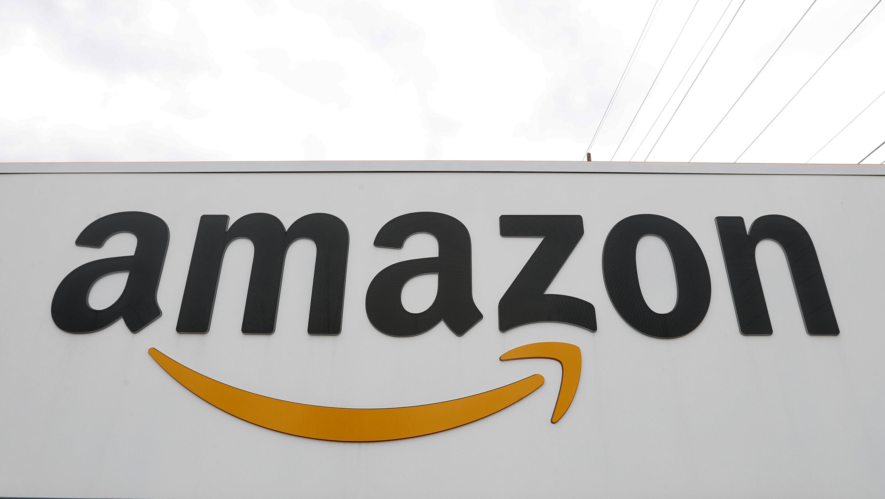 Amazon beats Q4 revenue estimates, but profits slumpAmazon beats Q4 revenue estimates, but profits slump