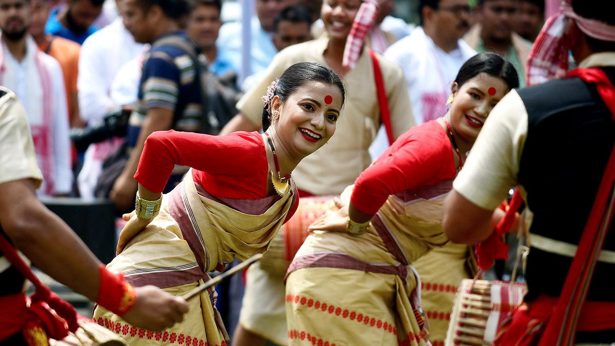 How rhythm, or the repetitiveness of beats, acts as a unifying force in life, inspiring movement and actionHow rhythm, or the repetitiveness of beats, acts as a unifying force in life, inspiring movement and action