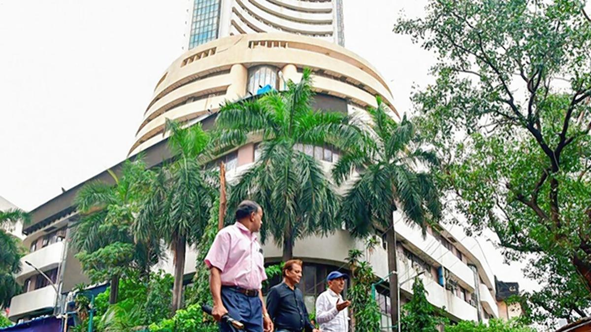 Markets give up early gains; trade lower on profit-takingMarkets give up early gains; trade lower on profit-taking