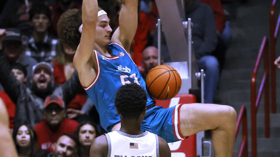 Mashburn has 24 points, No. 25 New Mexico beats Air ForceMashburn has 24 points, No. 25 New Mexico beats Air Force