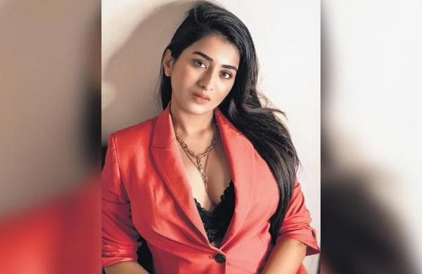 Air hostess-turned-actor Rashi Singh is on a rollAir hostess-turned-actor Rashi Singh is on a roll